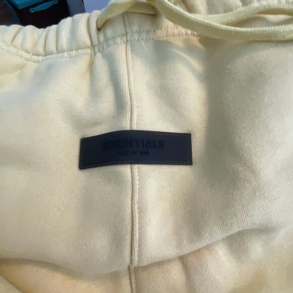 Fear of God ESSENTIALS Logo Fleece Jogger Light Tuscan Yellow L - Picture 4 of 12